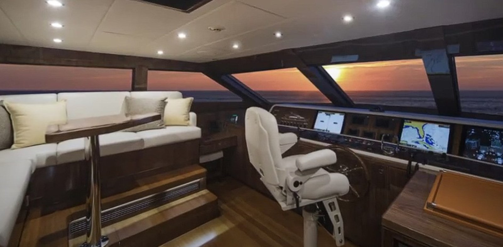 https://arconyachts.ams3.digitaloceanspaces.com/72287/conversions/large_4743045-optimize.jpg