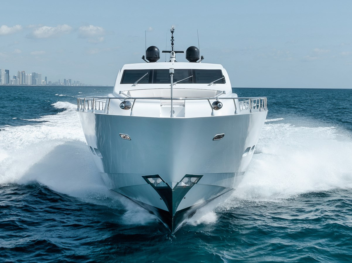 https://arconyachts.ams3.digitaloceanspaces.com/72289/conversions/large_4701801-optimize.jpg