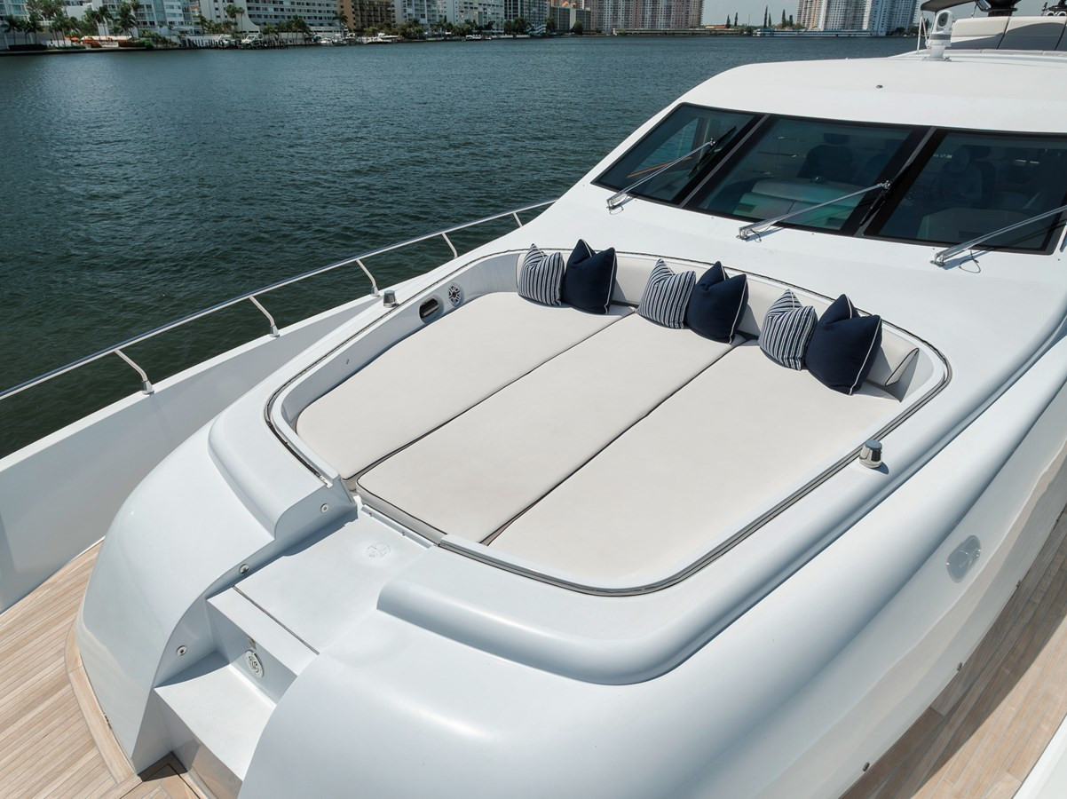 https://arconyachts.ams3.digitaloceanspaces.com/72350/conversions/large_4701820-optimize.jpg