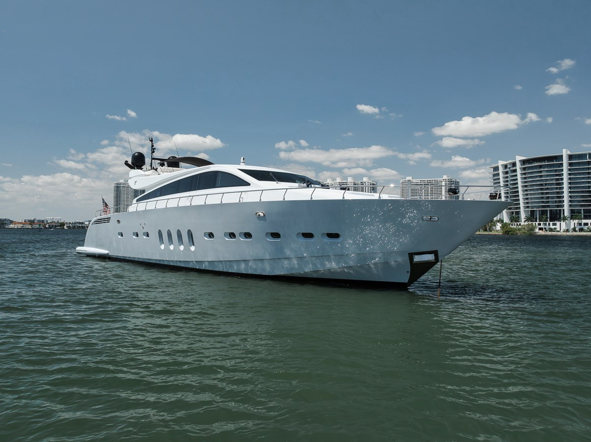 https://arconyachts.ams3.digitaloceanspaces.com/72359/conversions/large_4701823-optimize.jpg