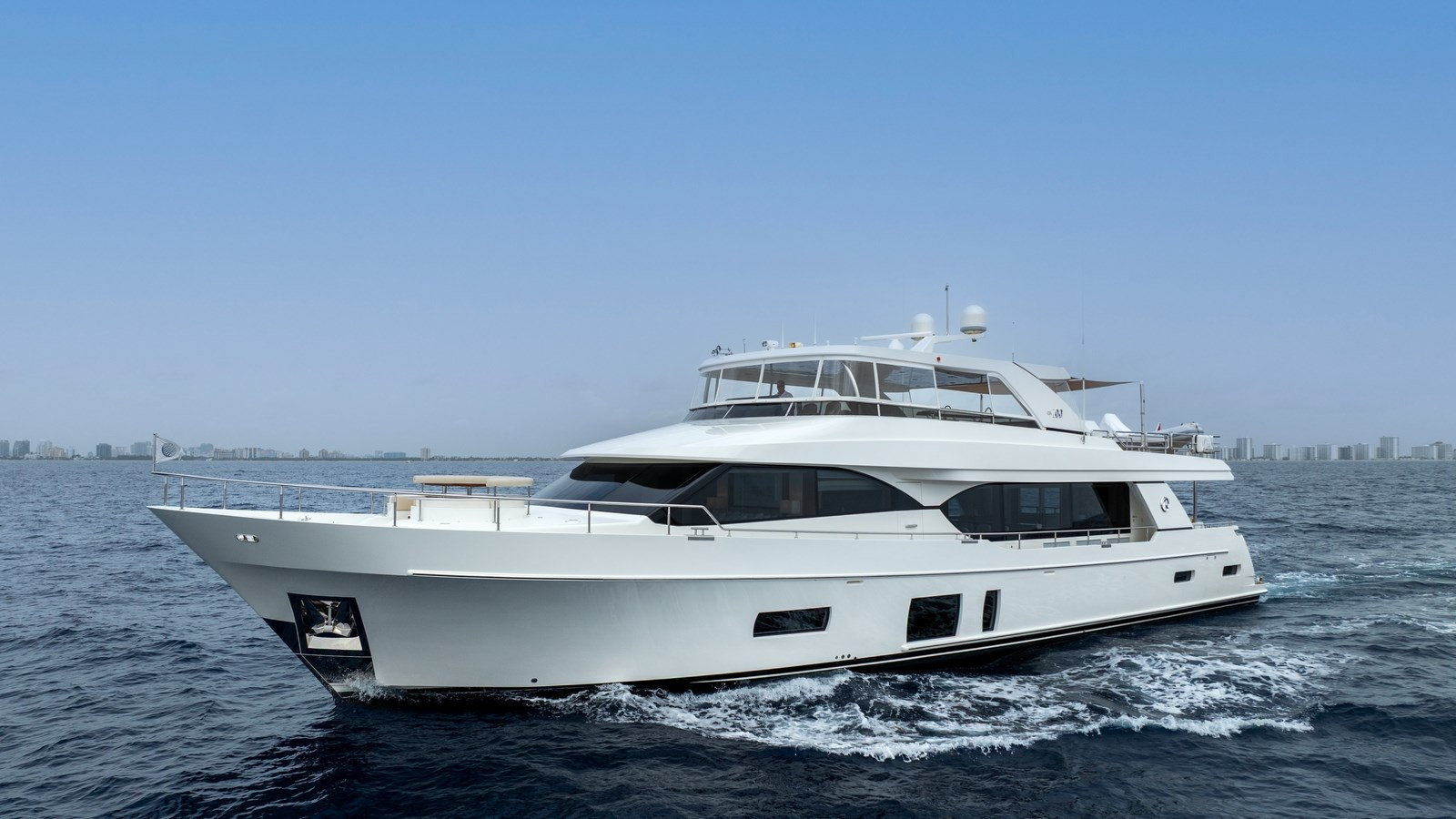 https://arconyachts.ams3.digitaloceanspaces.com/72380/conversions/large_4707143-optimize.jpg