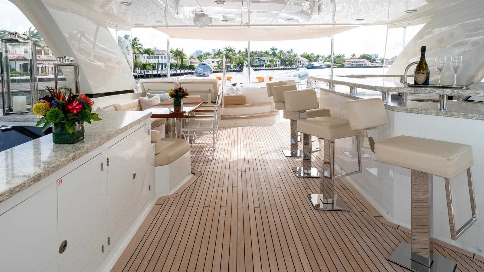 https://arconyachts.ams3.digitaloceanspaces.com/72389/conversions/large_4707146-optimize.jpg