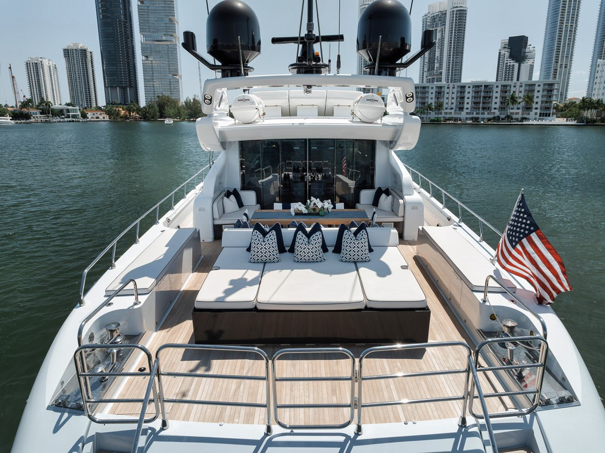 https://arconyachts.ams3.digitaloceanspaces.com/72394/conversions/large_4701836-optimize.jpg