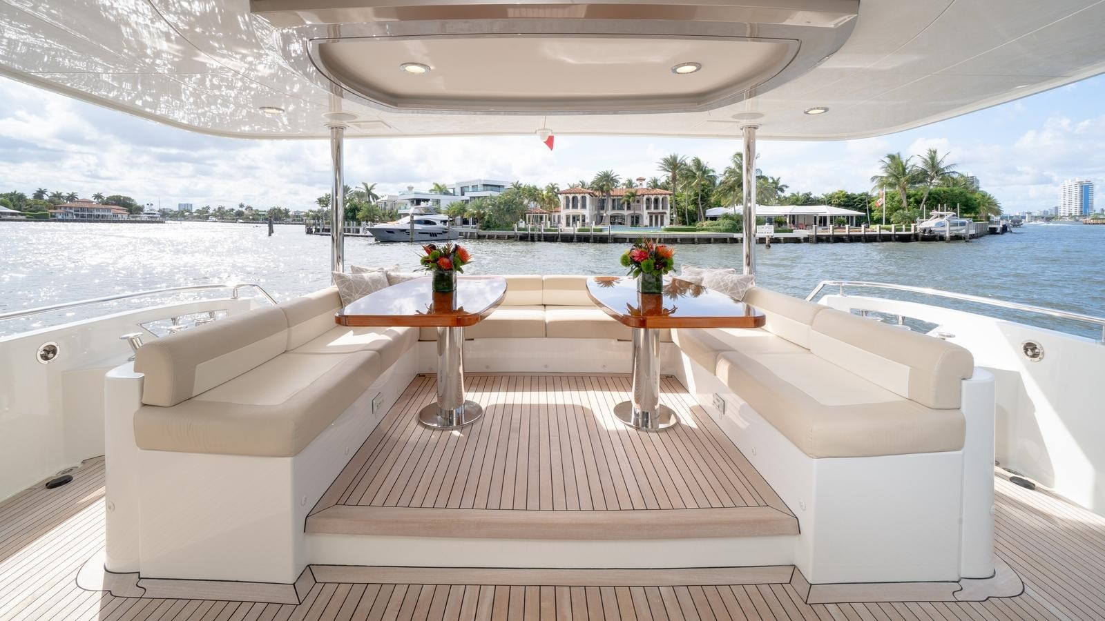 https://arconyachts.ams3.digitaloceanspaces.com/72398/conversions/large_4707149-optimize.jpg