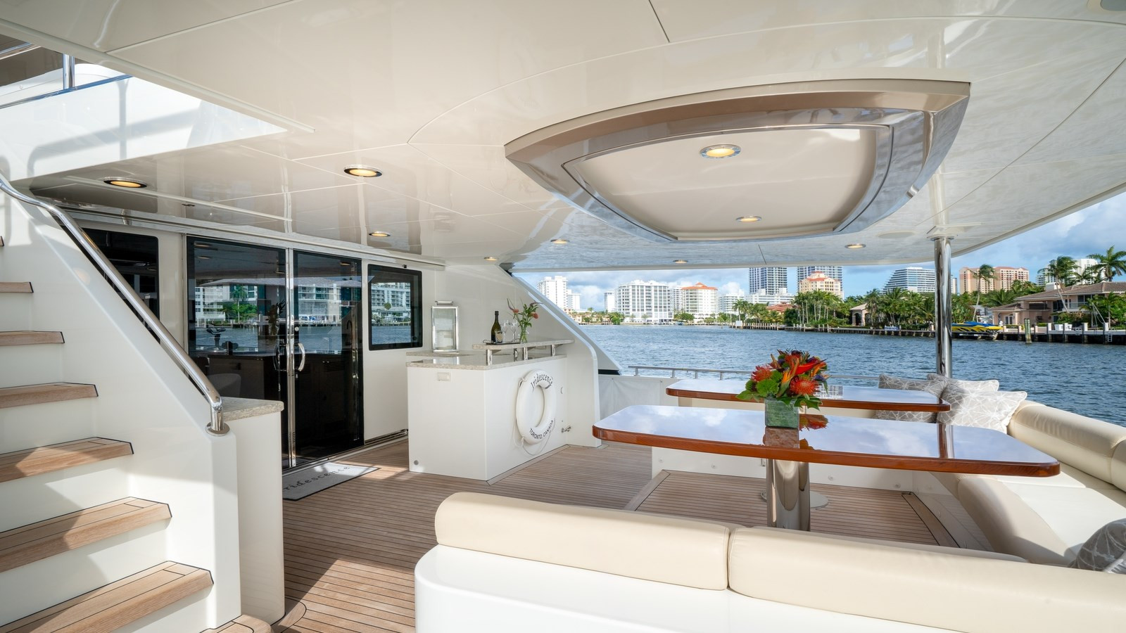 https://arconyachts.ams3.digitaloceanspaces.com/72401/conversions/large_4707150-optimize.jpg