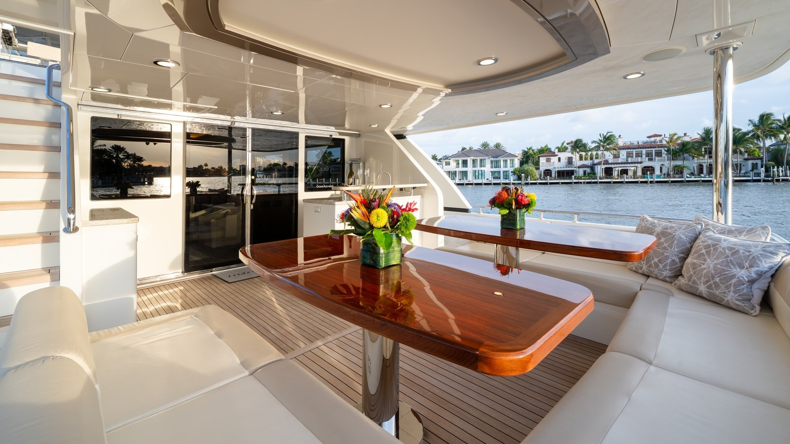 https://arconyachts.ams3.digitaloceanspaces.com/72407/conversions/large_4707152-optimize.jpg