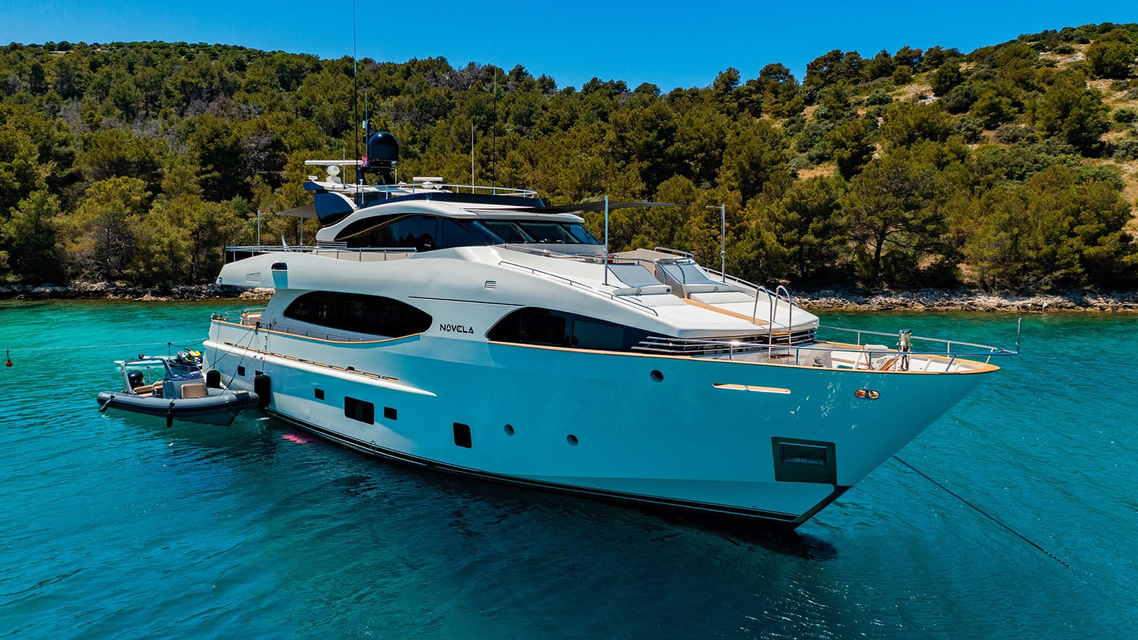 https://arconyachts.ams3.digitaloceanspaces.com/72458/conversions/large_4242298-optimize.jpg