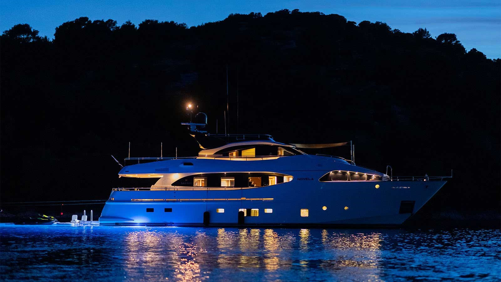 https://arconyachts.ams3.digitaloceanspaces.com/72472/conversions/large_4242305-optimize.jpg
