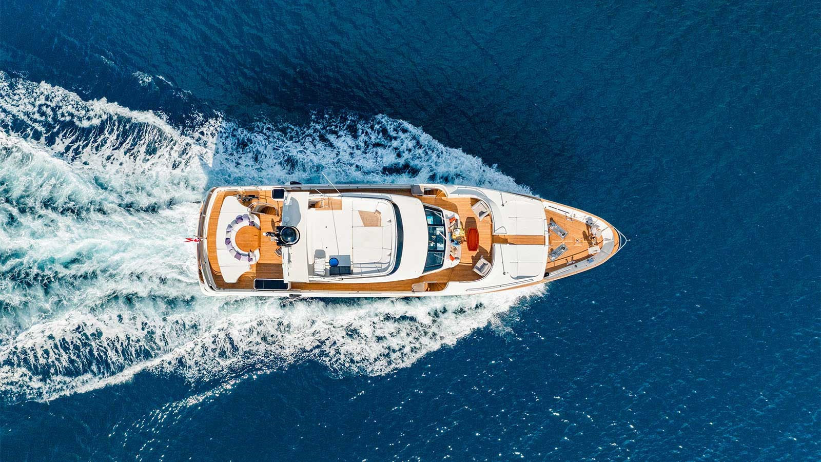 https://arconyachts.ams3.digitaloceanspaces.com/72476/conversions/large_4242301-optimize.jpg