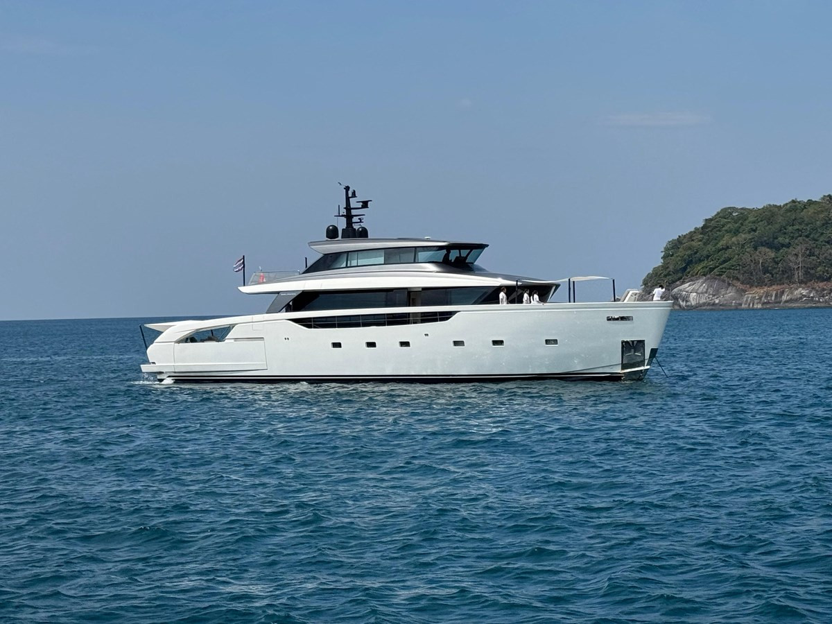 https://arconyachts.ams3.digitaloceanspaces.com/72555/conversions/large_4696957-optimize.jpg