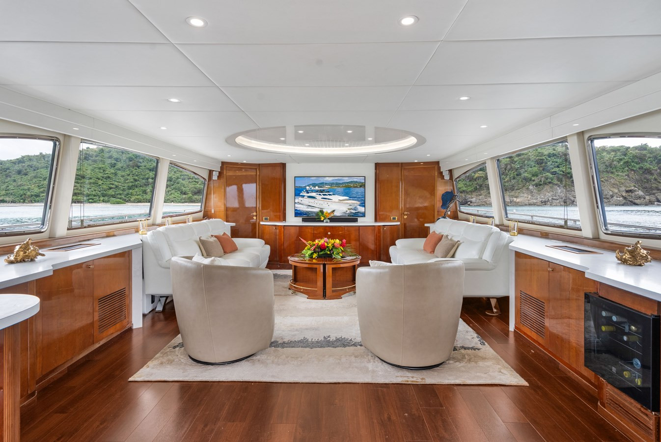 https://arconyachts.ams3.digitaloceanspaces.com/72598/conversions/large_4843425-optimize.jpg