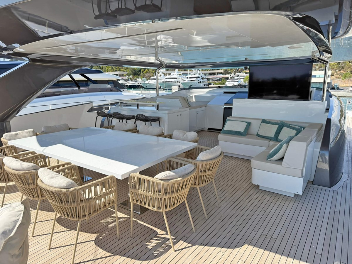 https://arconyachts.ams3.digitaloceanspaces.com/72700/conversions/large_4825928-optimize.jpg