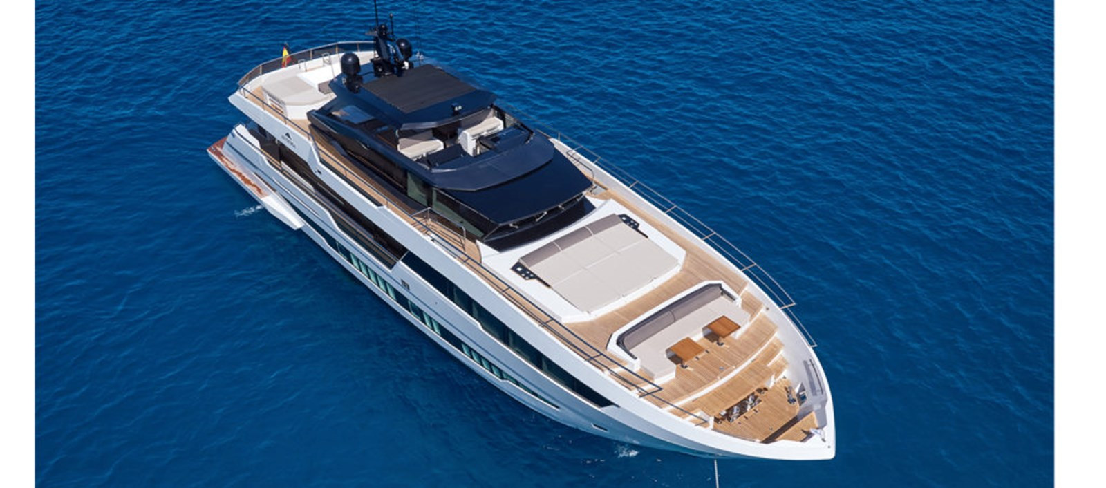 https://arconyachts.ams3.digitaloceanspaces.com/72754/conversions/large_3032952-optimize.jpg