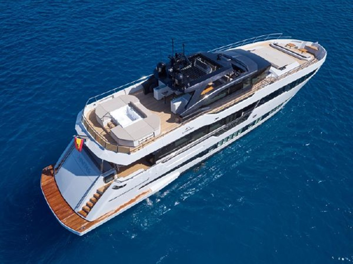 https://arconyachts.ams3.digitaloceanspaces.com/72756/conversions/large_3014043-optimize.jpg
