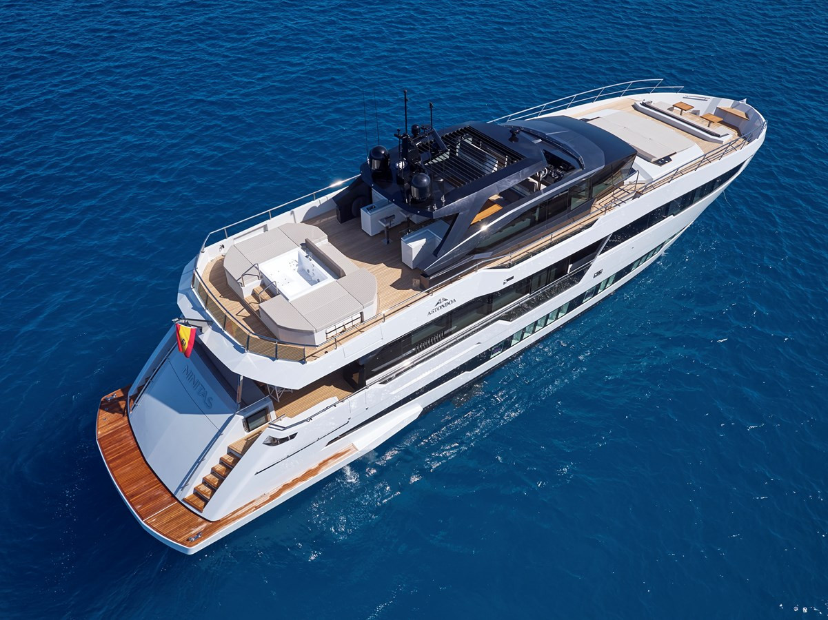 https://arconyachts.ams3.digitaloceanspaces.com/72757/conversions/large_3032992-optimize.jpg