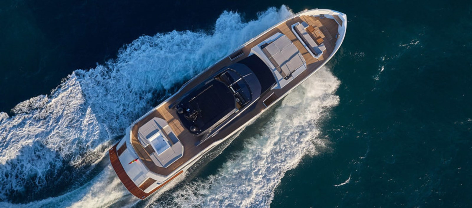 https://arconyachts.ams3.digitaloceanspaces.com/72767/conversions/large_3032996-optimize.jpg