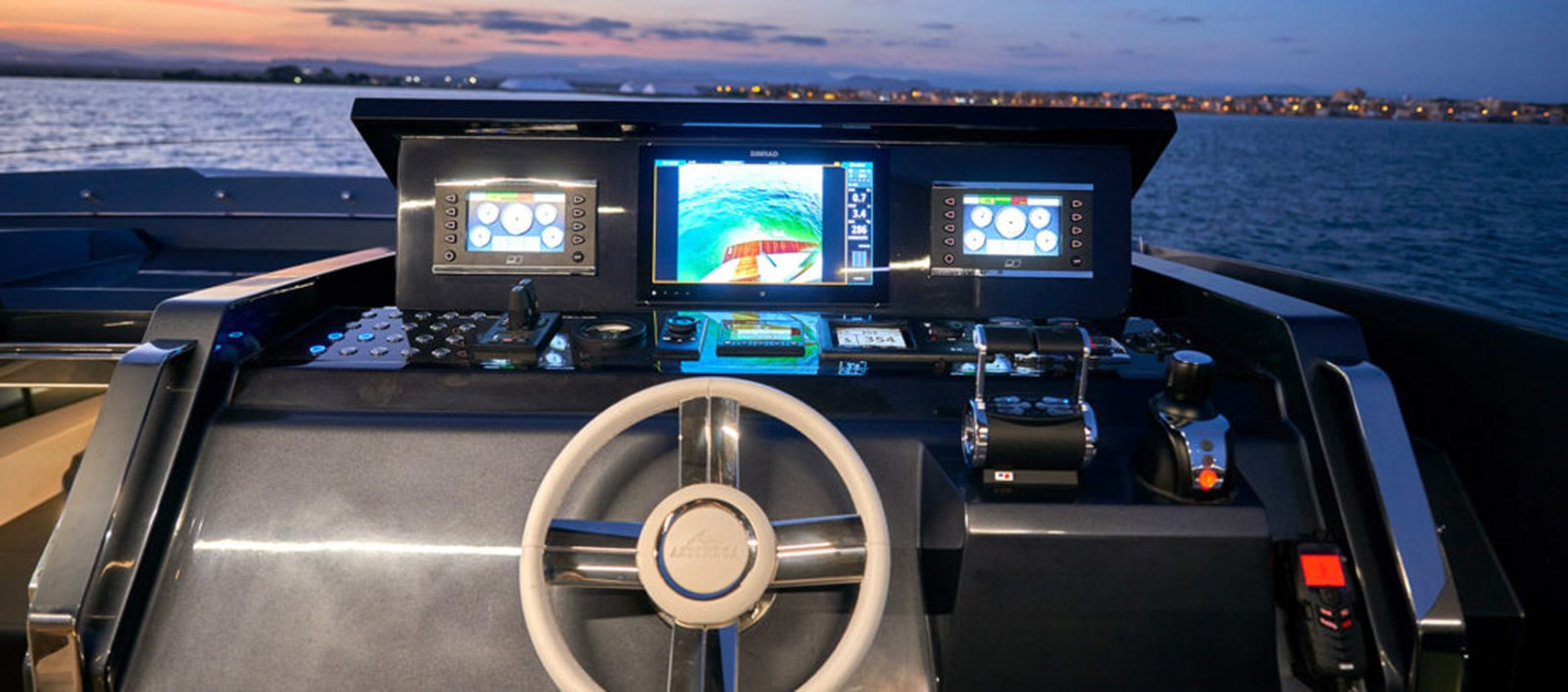 https://arconyachts.ams3.digitaloceanspaces.com/72780/conversions/large_3033000-optimize.jpg