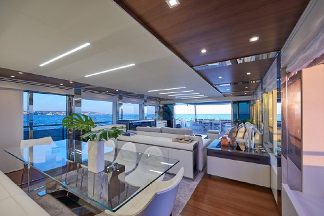 https://arconyachts.ams3.digitaloceanspaces.com/72806/conversions/large_3014061-optimize.jpg