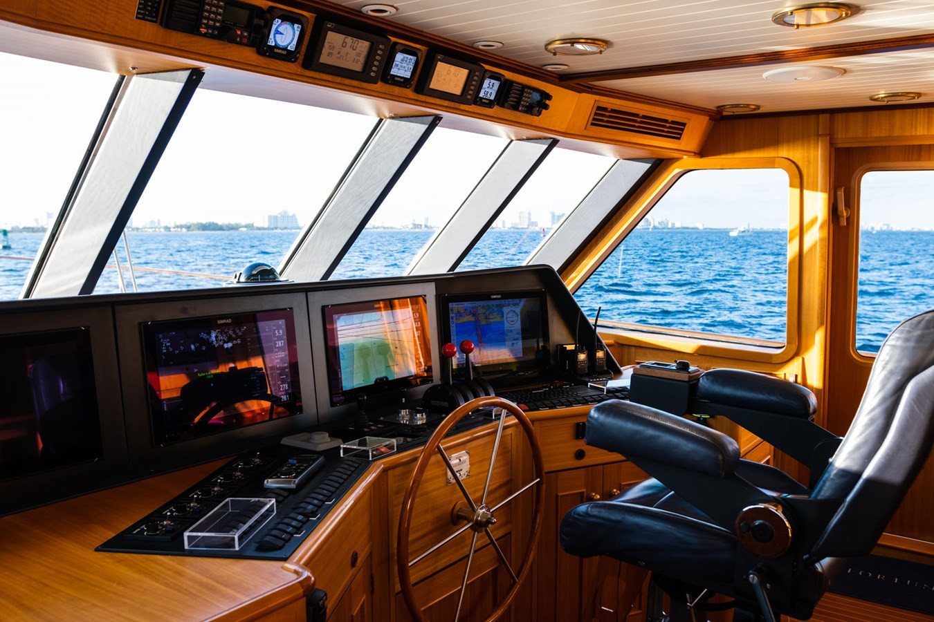 https://arconyachts.ams3.digitaloceanspaces.com/72810/conversions/large_3428739-optimize.jpg
