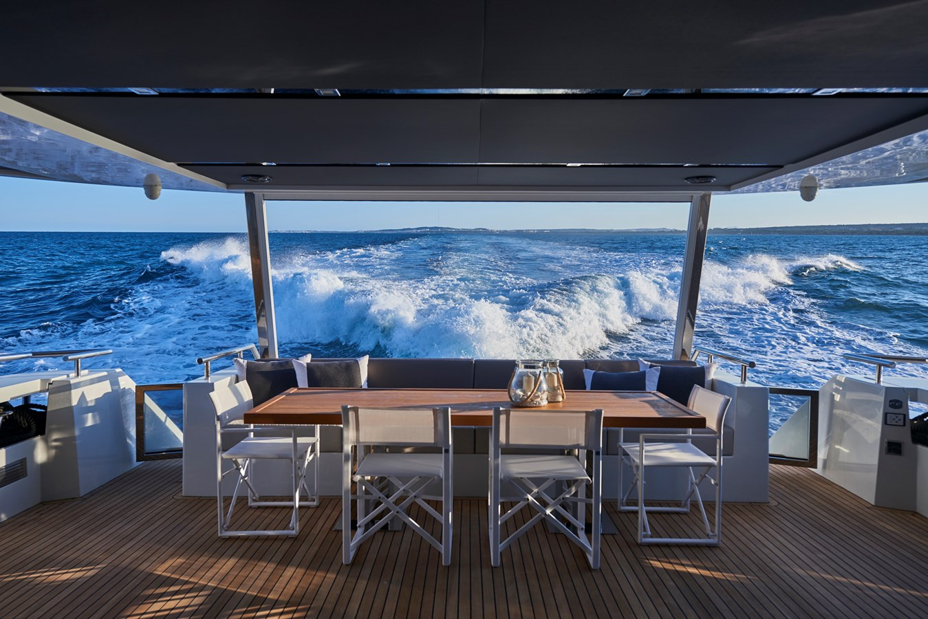 https://arconyachts.ams3.digitaloceanspaces.com/72827/conversions/large_3033015-optimize.jpg