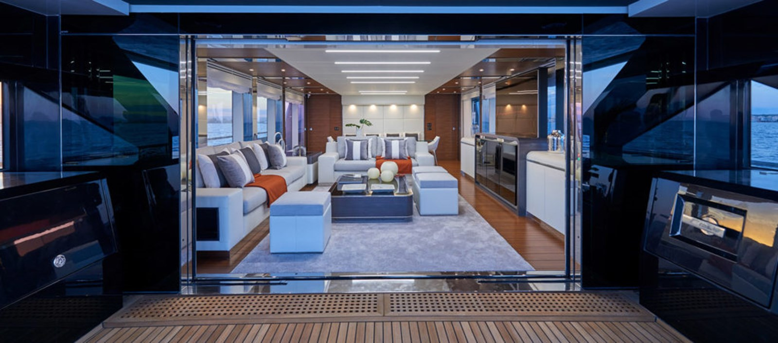 https://arconyachts.ams3.digitaloceanspaces.com/72830/conversions/large_3033016-optimize.jpg
