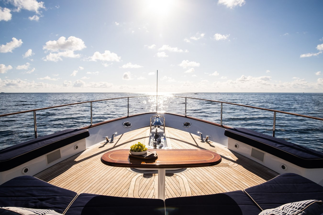 https://arconyachts.ams3.digitaloceanspaces.com/72867/conversions/large_3428758-optimize.jpg