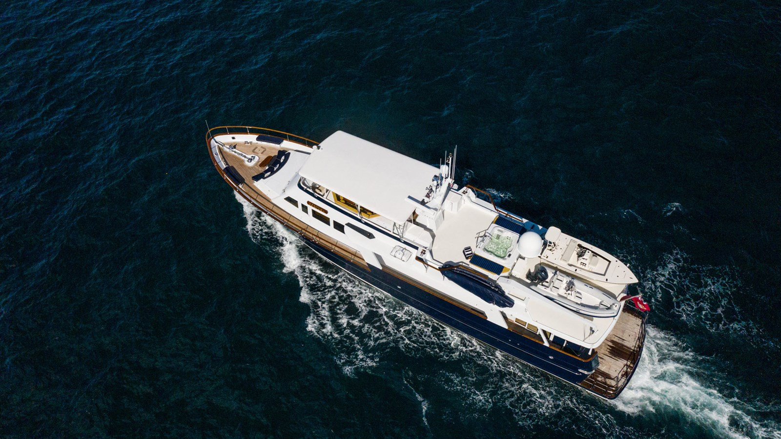 https://arconyachts.ams3.digitaloceanspaces.com/72912/conversions/large_3428773-optimize.jpg