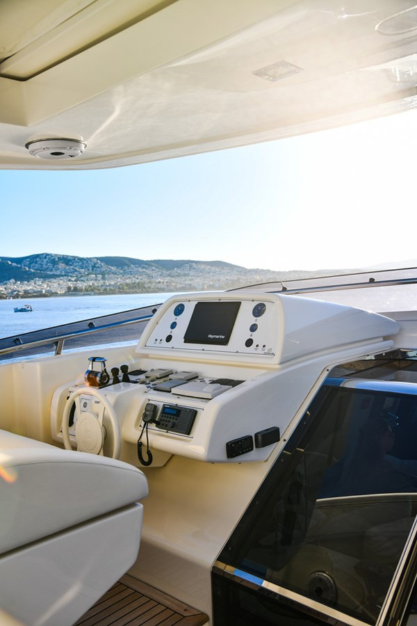 https://arconyachts.ams3.digitaloceanspaces.com/72948/conversions/large_3965327-optimize.jpg