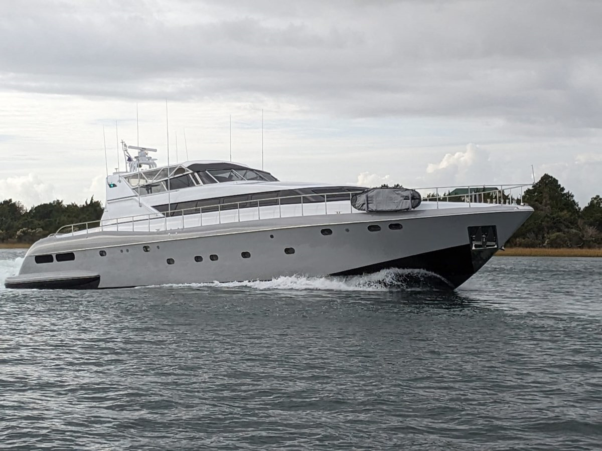 https://arconyachts.ams3.digitaloceanspaces.com/73024/conversions/large_4020048-optimize.jpg