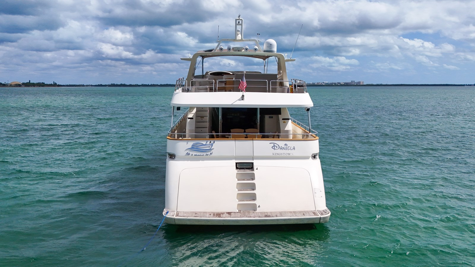 https://arconyachts.ams3.digitaloceanspaces.com/73139/conversions/large_4147125-optimize.jpg