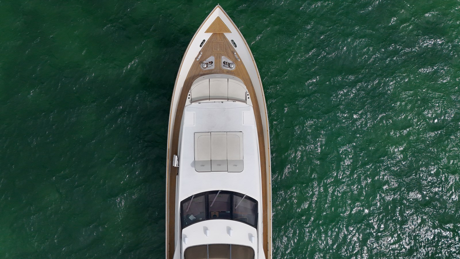 https://arconyachts.ams3.digitaloceanspaces.com/73148/conversions/large_4147128-optimize.jpg