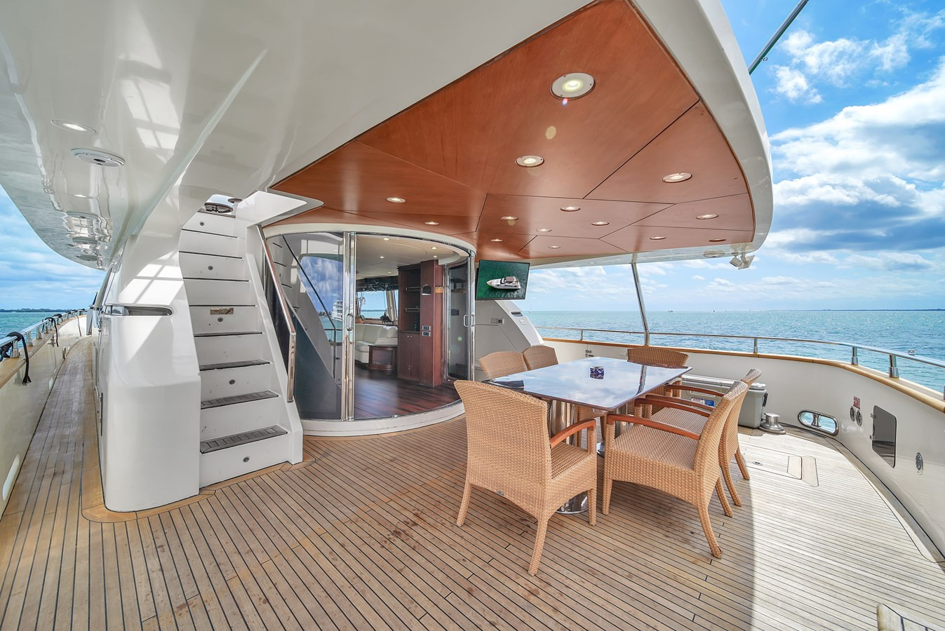 https://arconyachts.ams3.digitaloceanspaces.com/73178/conversions/large_4147138-optimize.jpg