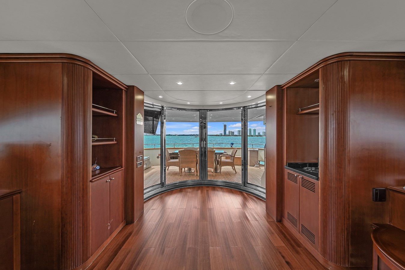 https://arconyachts.ams3.digitaloceanspaces.com/73187/conversions/large_4147141-optimize.jpg