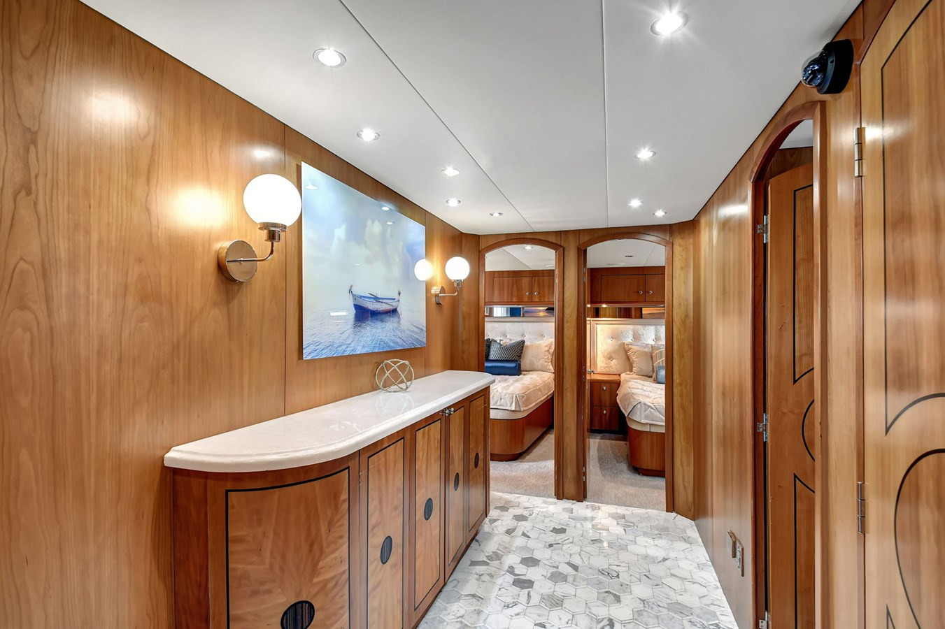 https://arconyachts.ams3.digitaloceanspaces.com/73200/conversions/large_4546757-optimize.jpg