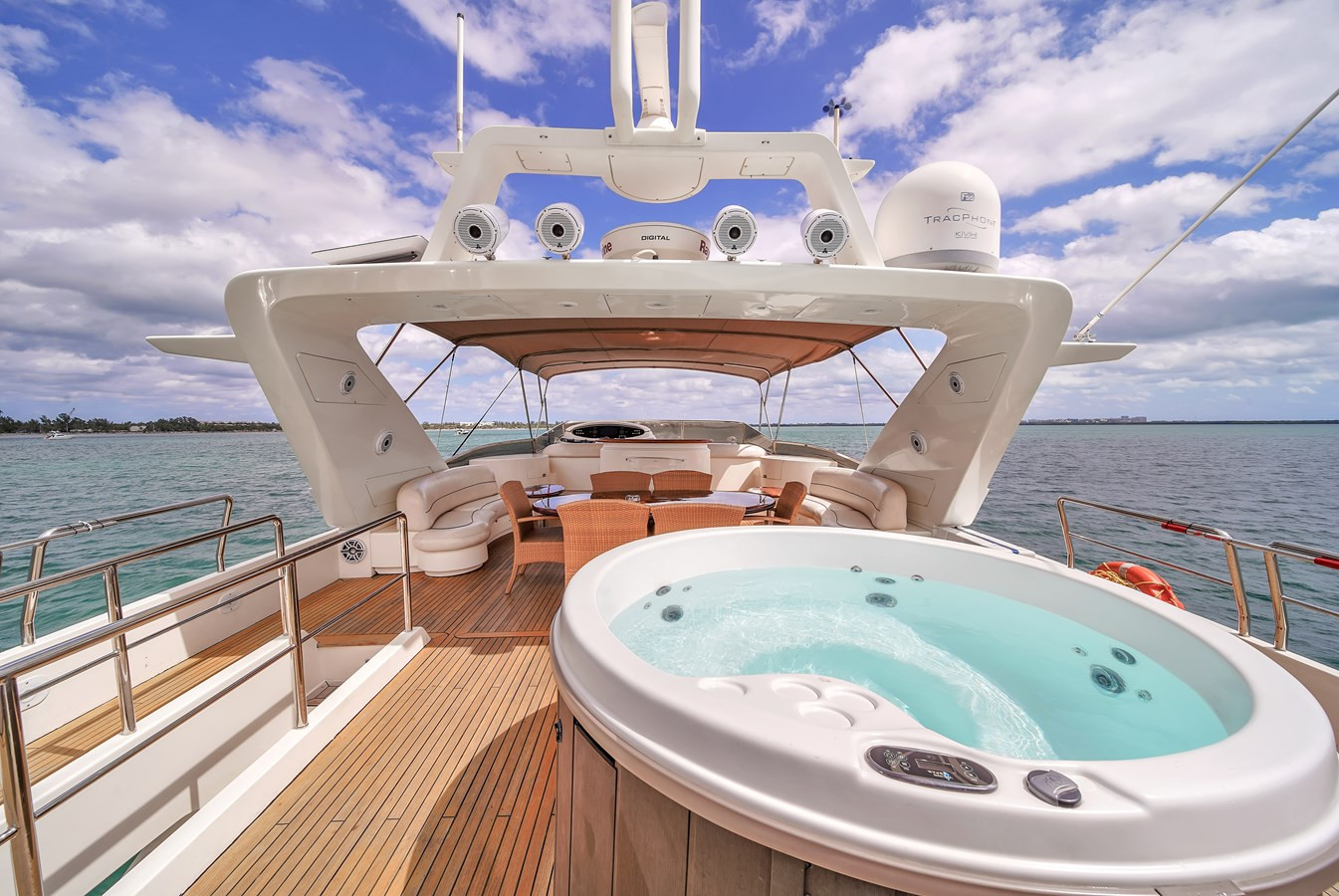 https://arconyachts.ams3.digitaloceanspaces.com/73239/conversions/large_4147160-optimize.jpg