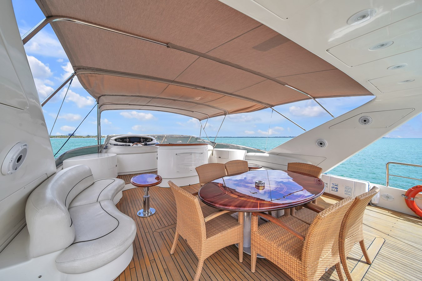 https://arconyachts.ams3.digitaloceanspaces.com/73254/conversions/large_4147165-optimize.jpg