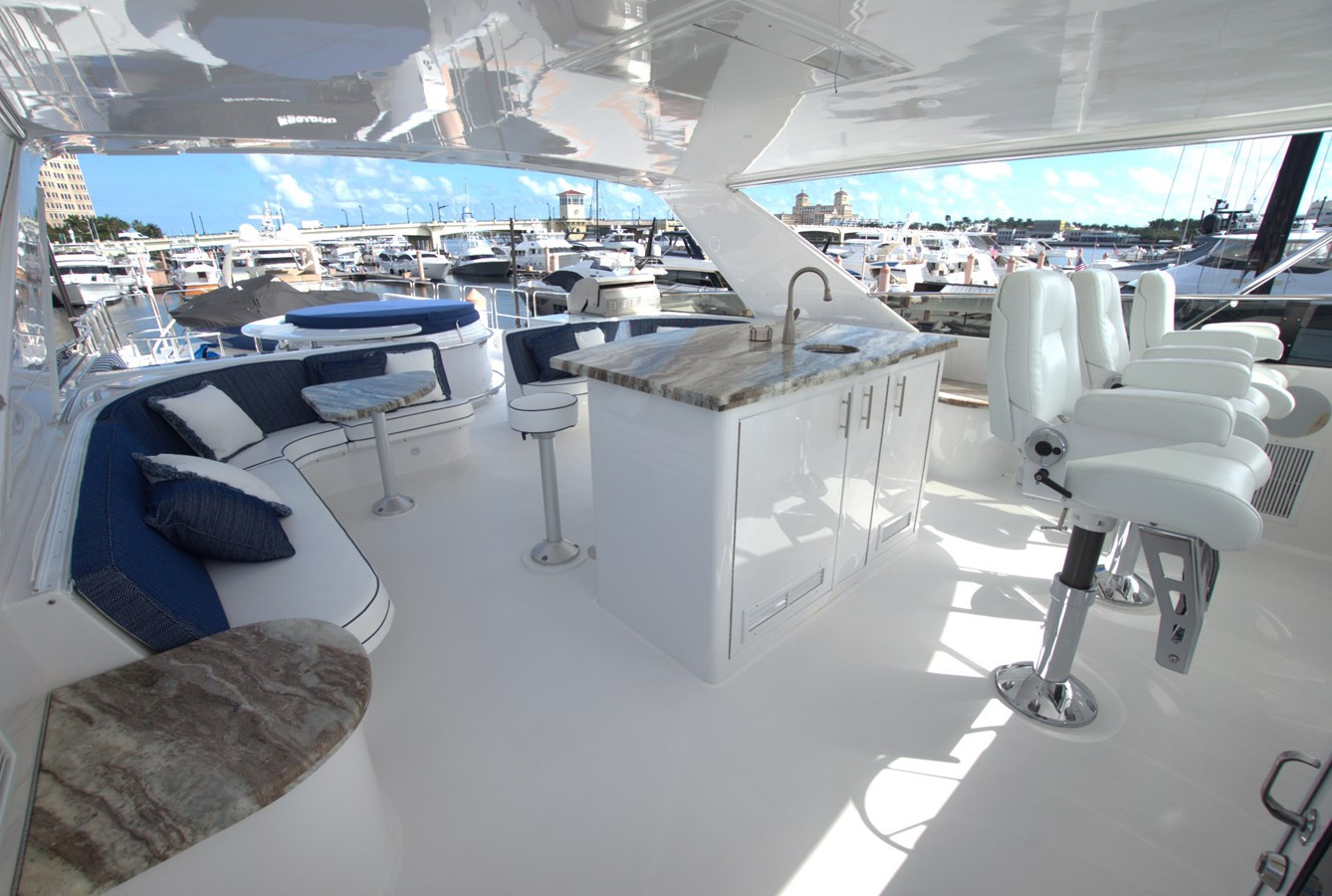 https://arconyachts.ams3.digitaloceanspaces.com/73255/conversions/large_4546763-optimize.jpg