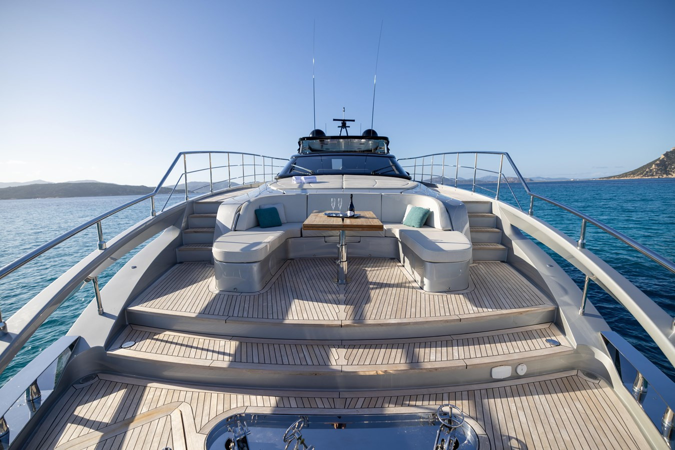 https://arconyachts.ams3.digitaloceanspaces.com/73259/conversions/large_4559428-optimize.jpg