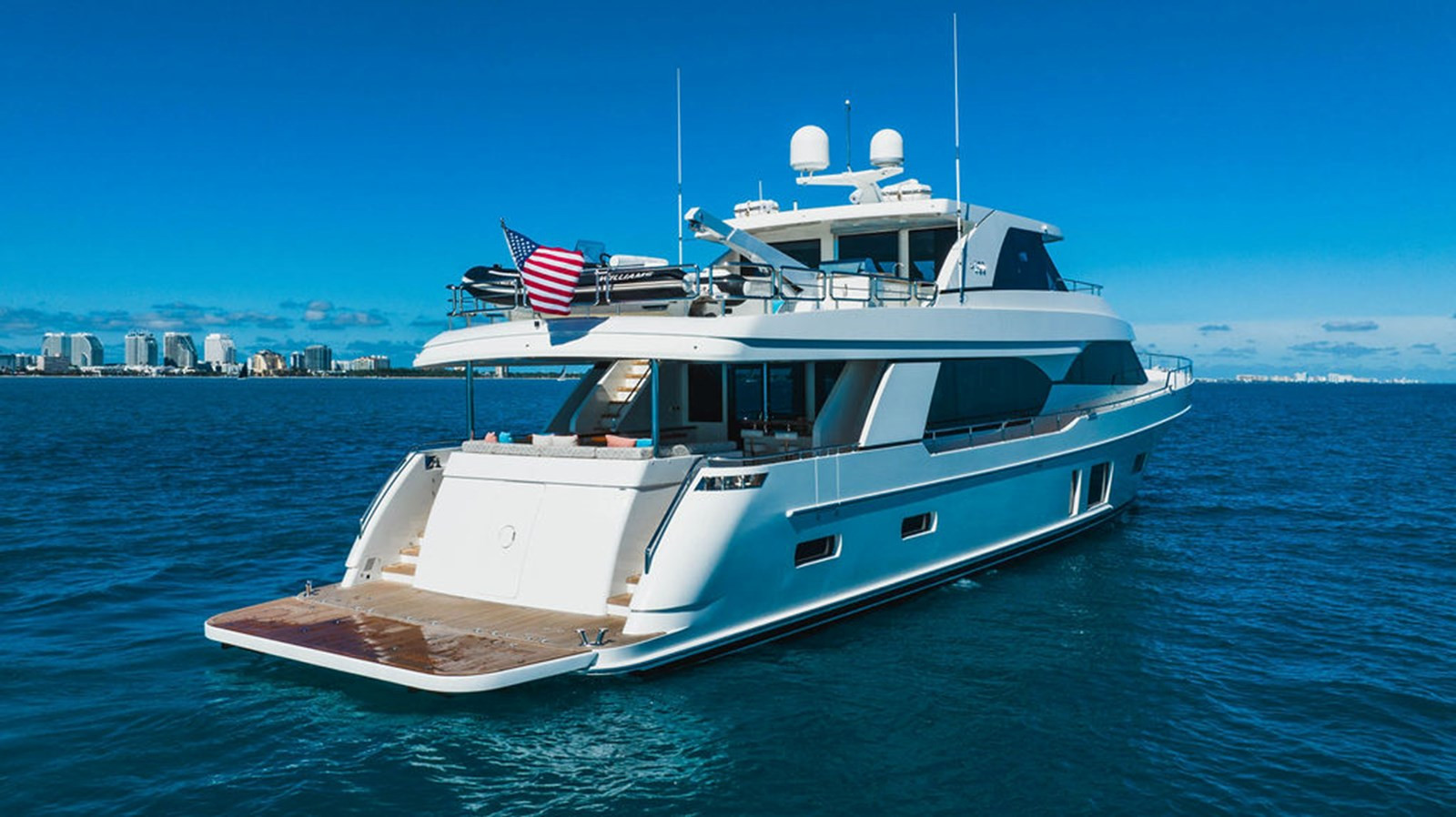 https://arconyachts.ams3.digitaloceanspaces.com/73285/conversions/large_4567134-optimize.jpg