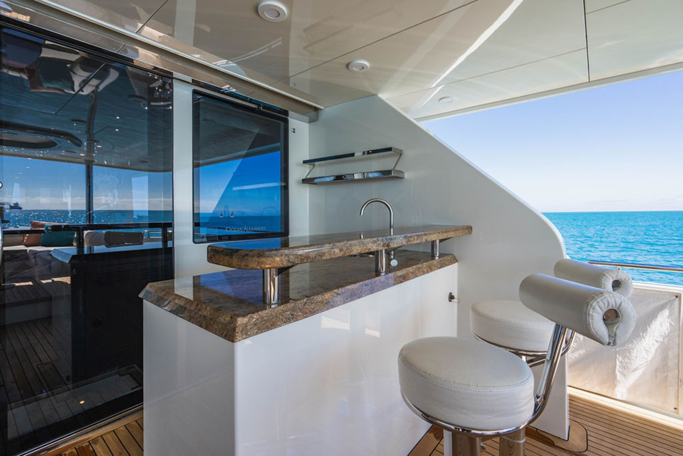 https://arconyachts.ams3.digitaloceanspaces.com/73296/conversions/large_4567138-optimize.jpg