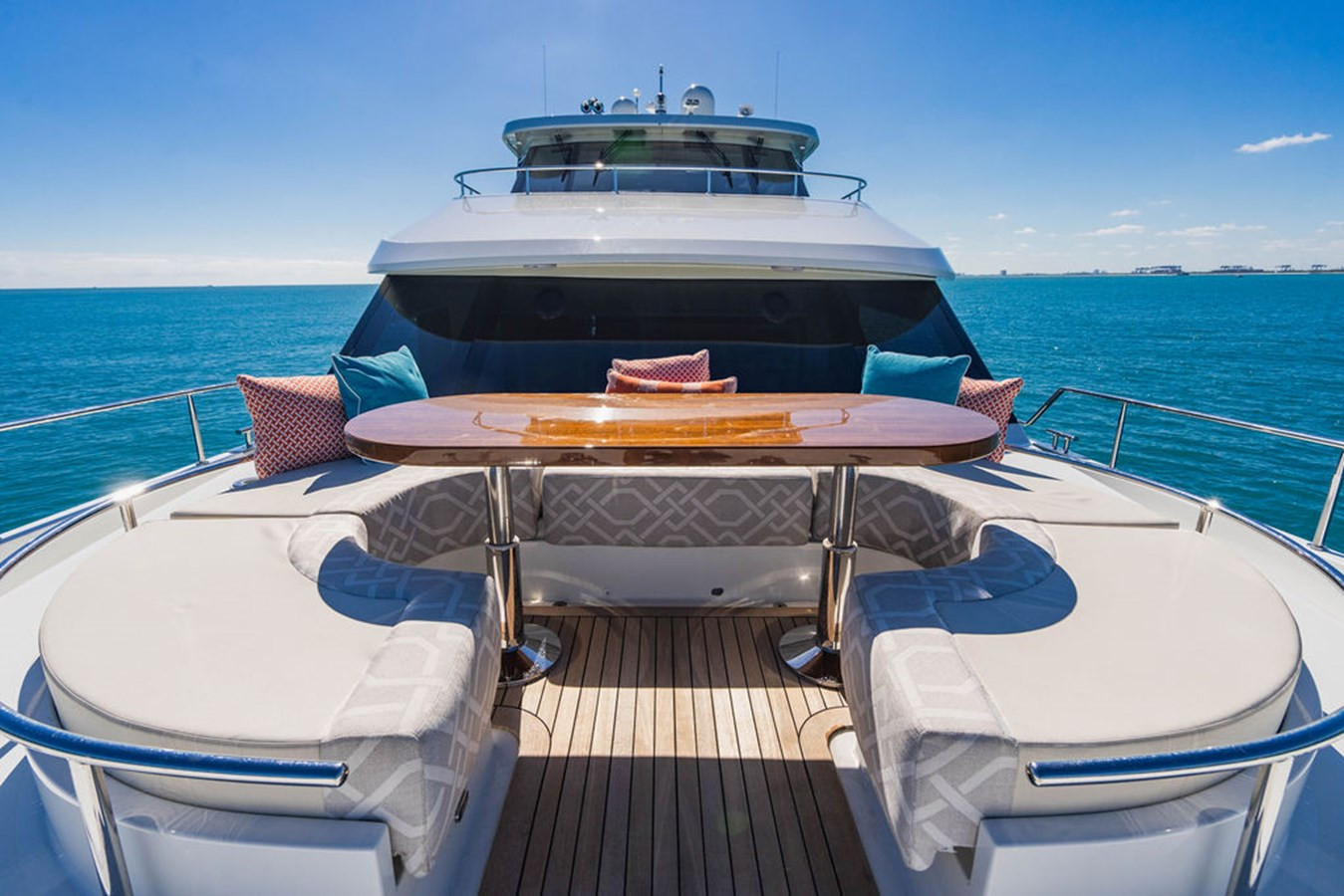 https://arconyachts.ams3.digitaloceanspaces.com/73304/conversions/large_4567141-optimize.jpg