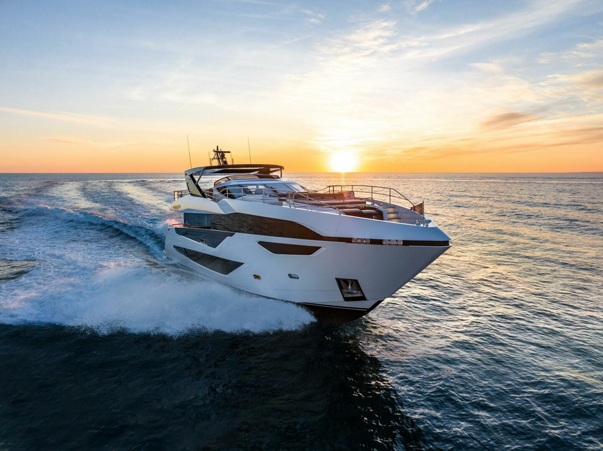 https://arconyachts.ams3.digitaloceanspaces.com/73352/conversions/large_4839651-optimize.jpg
