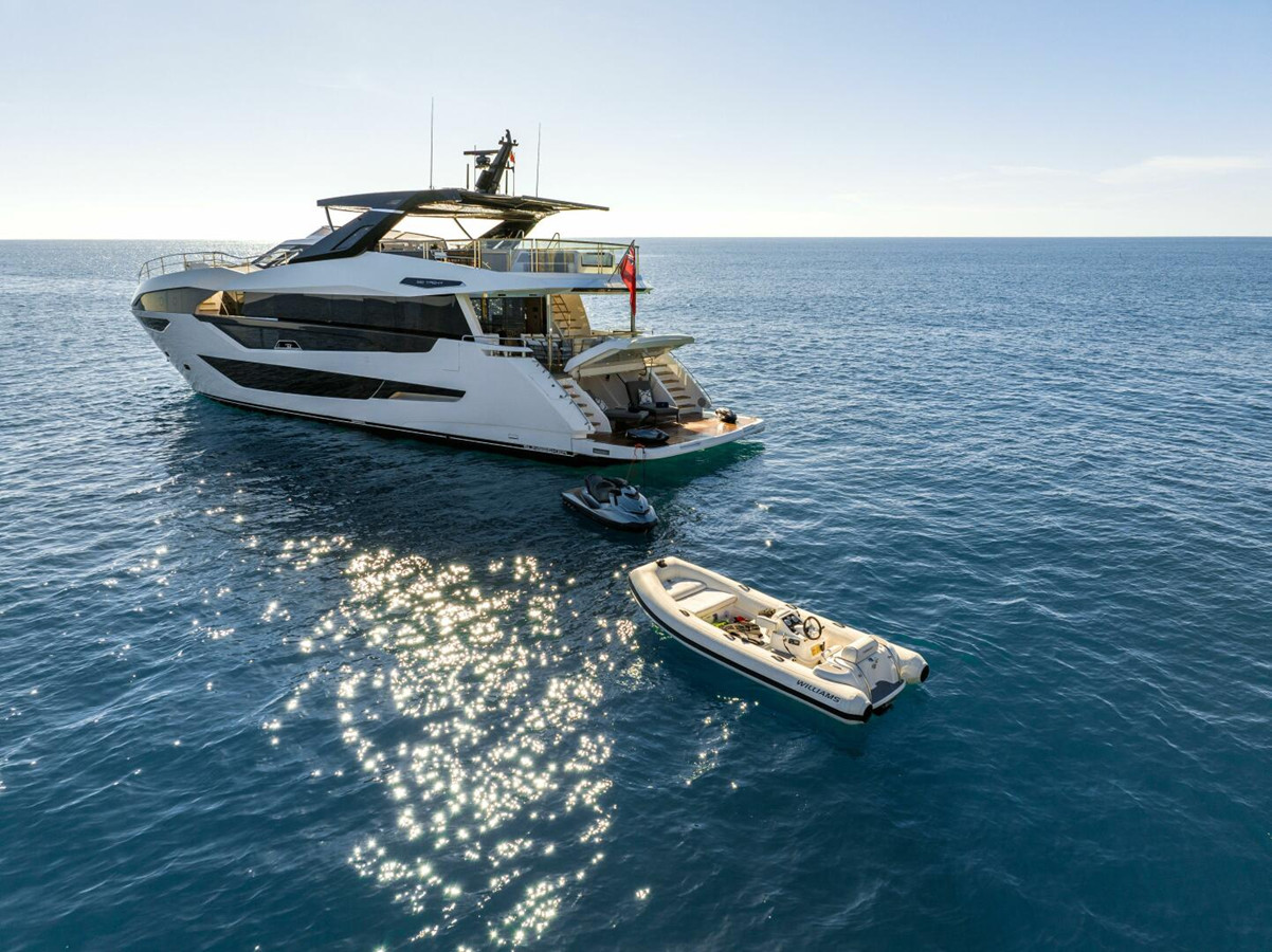 https://arconyachts.ams3.digitaloceanspaces.com/73359/conversions/large_4839653-optimize.jpg