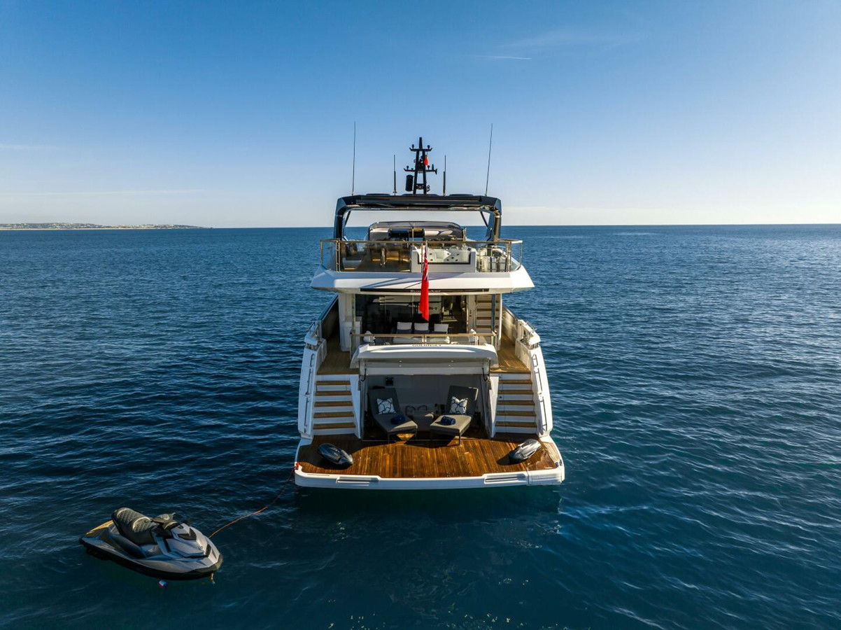 https://arconyachts.ams3.digitaloceanspaces.com/73363/conversions/large_4839654-optimize.jpg