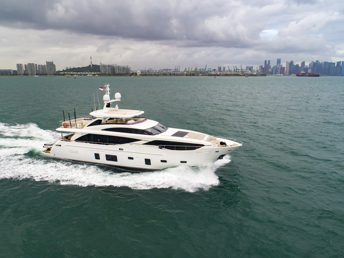 https://arconyachts.ams3.digitaloceanspaces.com/73365/conversions/large_2907014-optimize.jpg