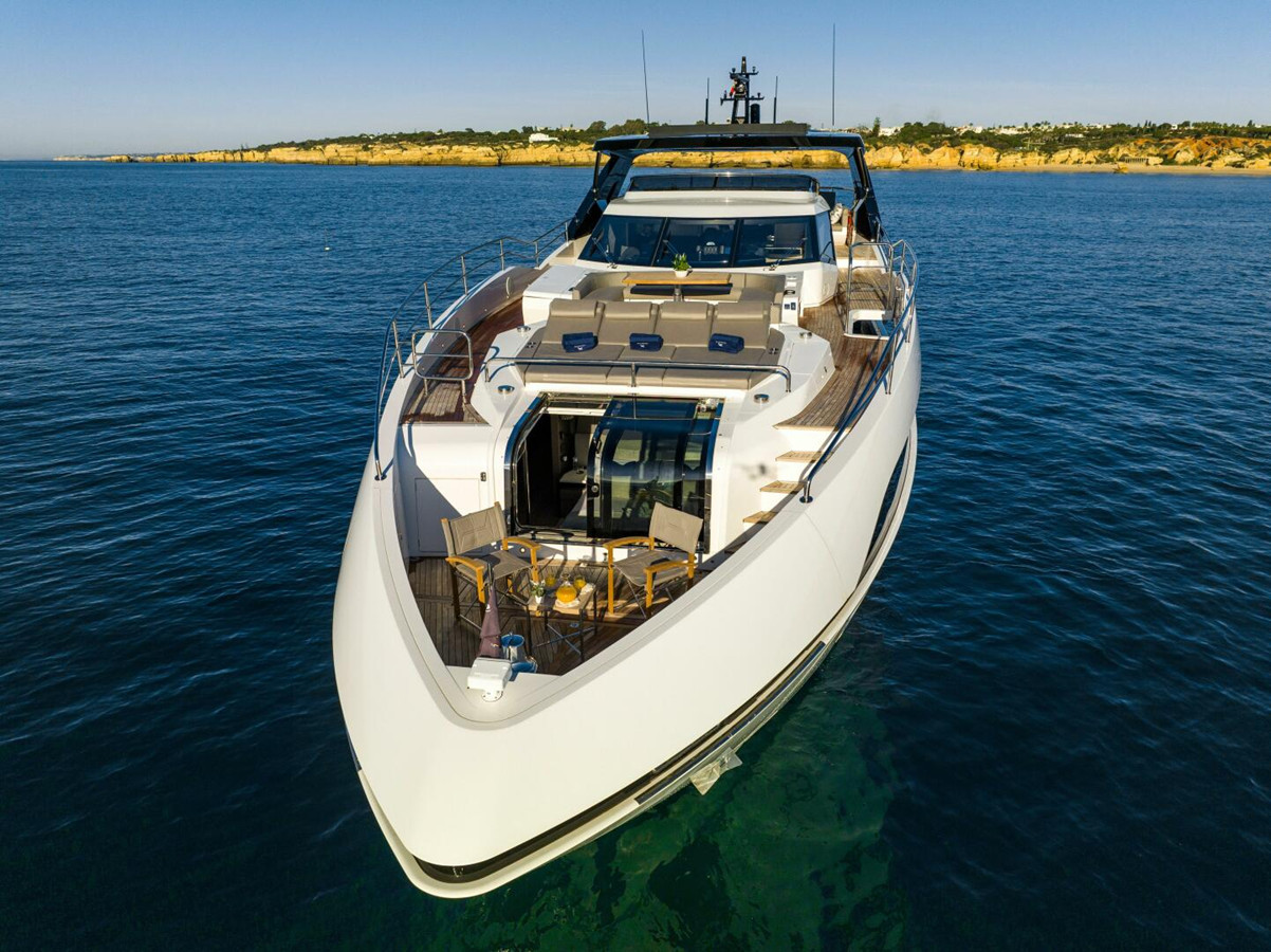 https://arconyachts.ams3.digitaloceanspaces.com/73366/conversions/large_4839655-optimize.jpg