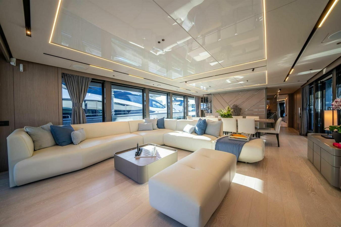 https://arconyachts.ams3.digitaloceanspaces.com/73396/conversions/large_4839667-optimize.jpg