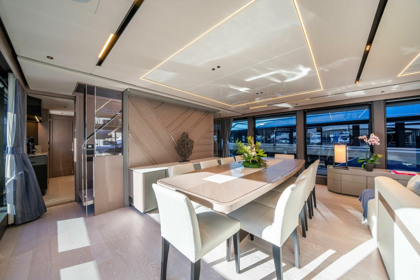 https://arconyachts.ams3.digitaloceanspaces.com/73409/conversions/large_4839671-optimize.jpg