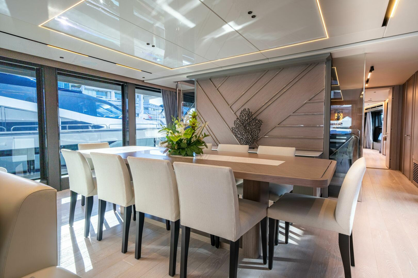 https://arconyachts.ams3.digitaloceanspaces.com/73412/conversions/large_4839672-optimize.jpg
