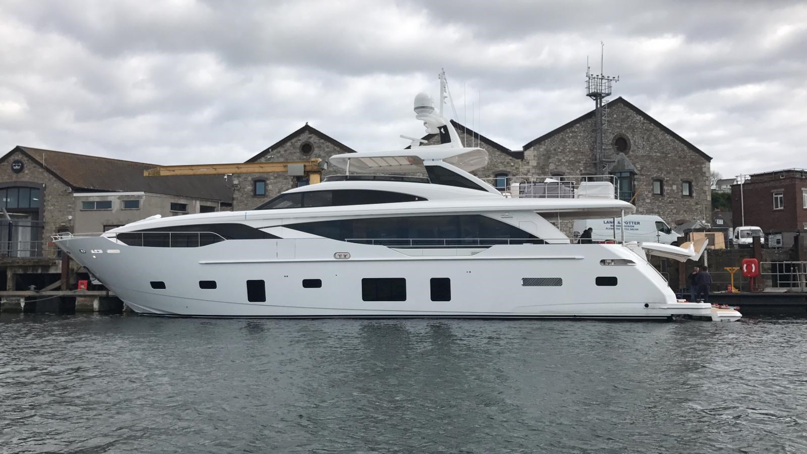 https://arconyachts.ams3.digitaloceanspaces.com/73419/conversions/large_2907034-optimize.jpg
